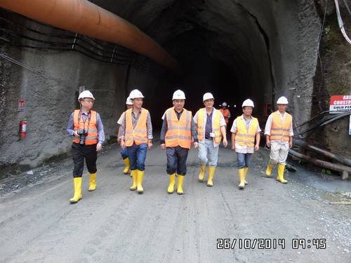 鄔清富到厄瓜多爾TP水電站土建工程項目視察指導(dǎo)工作