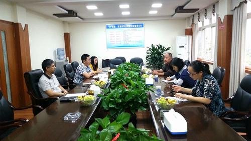 鄔清富會(huì)見都江堰建行副行長劉玲一行 