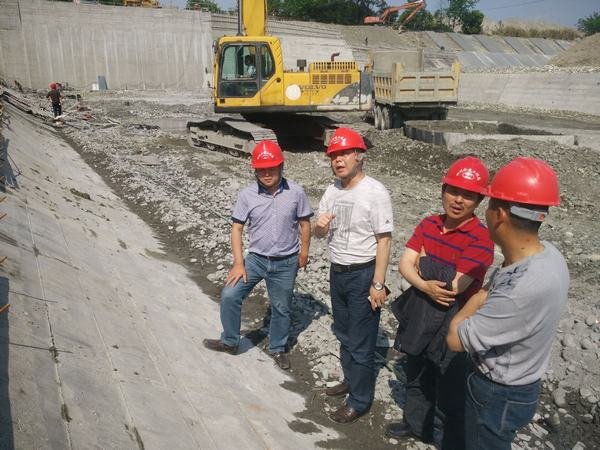 董蜀良到西河順江堰引水樞紐整治工程視察并指導工作