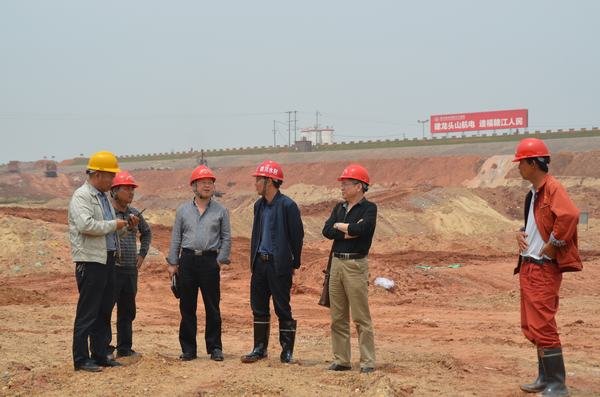 黃永沾、汪輝德一行參加江西龍頭山電站施工合同問題專題會議