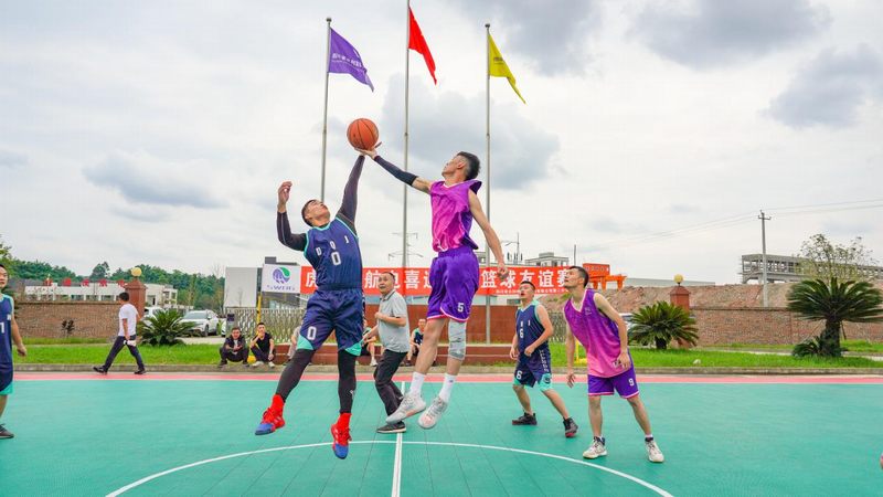 虎渡溪項(xiàng)目舉行喜迎國(guó)慶友誼籃球賽