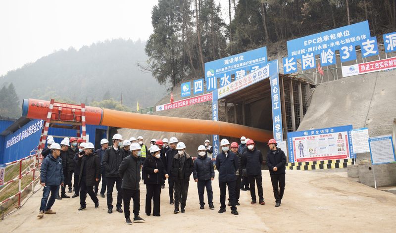 李勇藺副廳長赴亭子口灌區一期工程EPCⅠ標段施工現場調研慰問