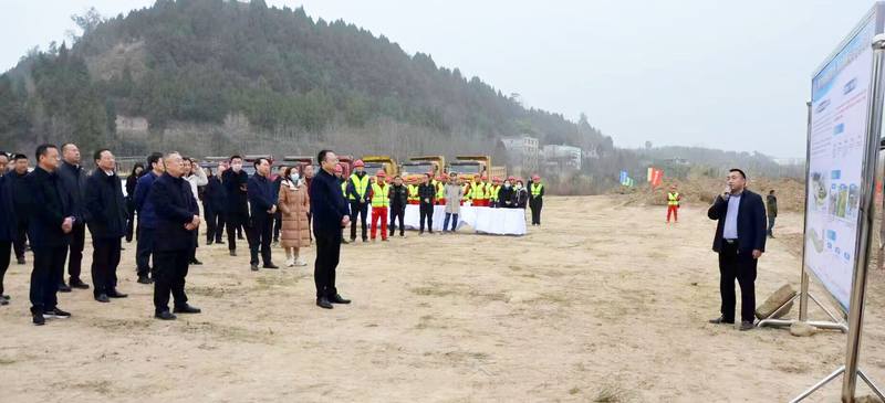 蒼溪縣政府一行赴嘉陵江干流蒼溪縣城區(qū)張家壩段堤防工程開展重點(diǎn)項(xiàng)目現(xiàn)場推進(jìn)