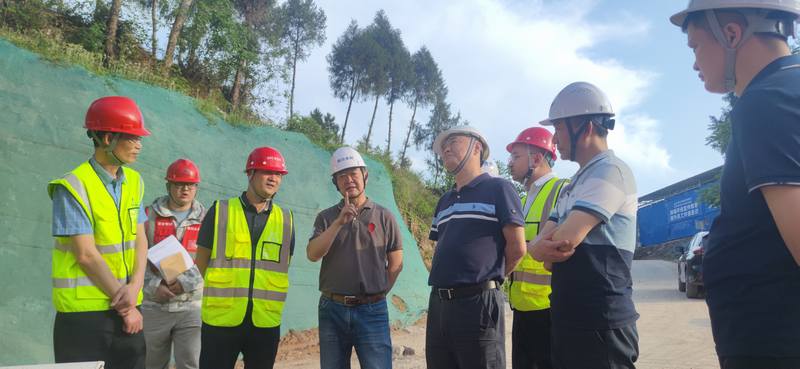 水利廳安全生產(chǎn)專項檢查組到亭子口灌區(qū)一期工程I標段開展專項檢查